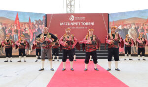 Seymenlerden mezuniyet coşkusuna destek_Siteler TV