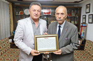 Bir Zamanlar Ankara Ankara Kulübü Kütüphanesi raflarında_Siteler TV