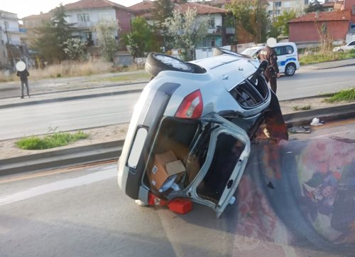 Bostancık Caddesinde Trafik Kazası_Siteler TV