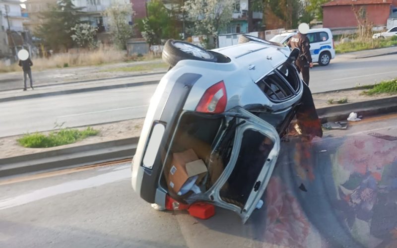 Bostancık Caddesinde Trafik Kazası_Siteler TV