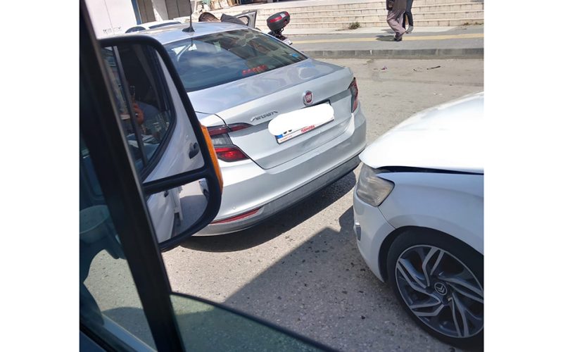 Ankara Mamak'ta maddi hasarlı trafik kazası_Siteler TV