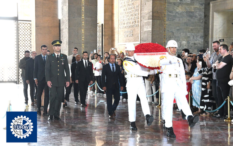 TÜRAV Türkiye ve Avrupa İş İnsanları Derneği Anıtkabir Töreni_Siteler TV (5)