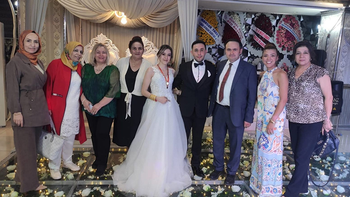 Mutlu Ailesinin En Mutlu Günü_Siteler TV
