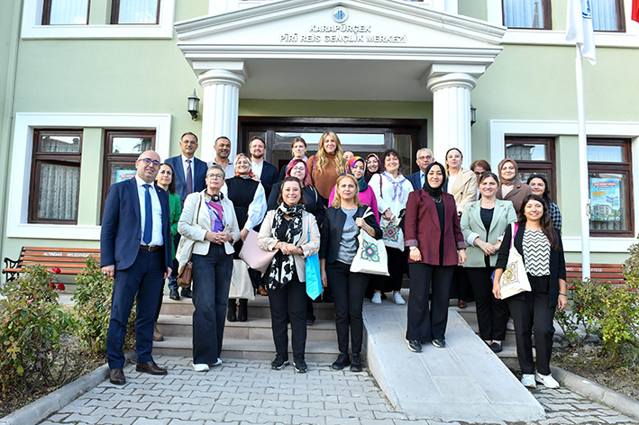 ALMAN HEYETTEN GENÇLİK MERKEZLERİNE ÖVGÜ_SİTELER TV