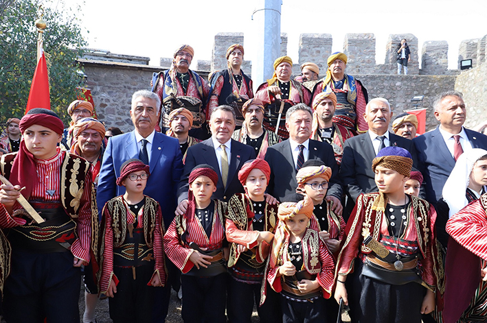 Ay-Yıldızlı Bayrağımızı gururla göklere çekeceğiz_Siteler TV