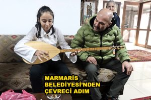 Elinde bağlamasıyla koronun en küçük üyesi_Siteler TV