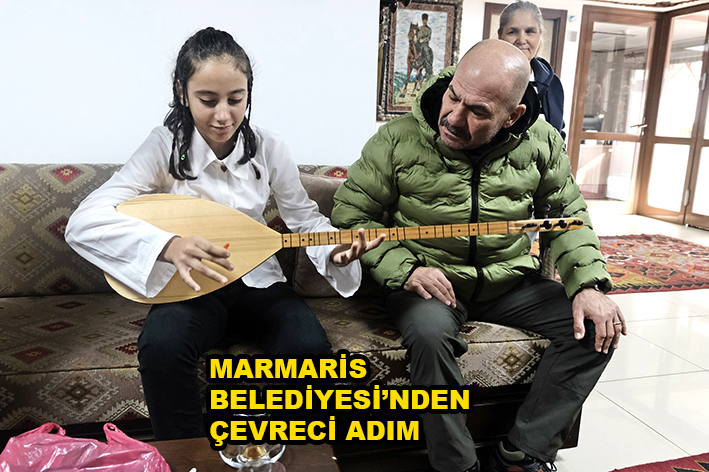 Elinde bağlamasıyla koronun en küçük üyesi_Siteler TV