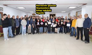 Karnesini getiren Seymenlere kitap takdimi_Siteler TV