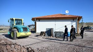 ALTINDAĞ GİCİK KÖY KONAĞI VE HALI SAHA HIZLA TAMAMLANIYOR