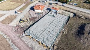 ALTINDAĞ GİCİK KÖY KONAĞI VE HALI SAHA HIZLA TAMAMLANIYOR